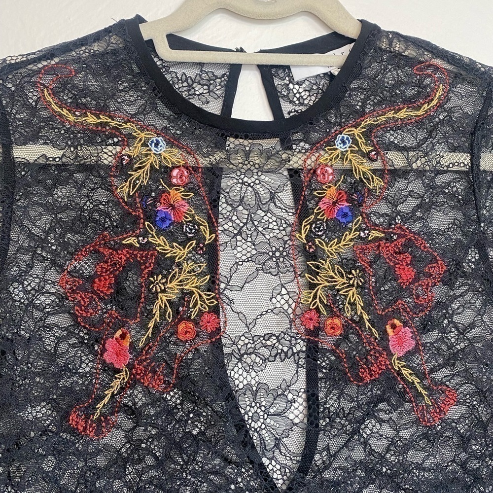 Sandro Paris Black Lace Long Sleeve Embroidered Tiger Size Small - Picture 6 of 6